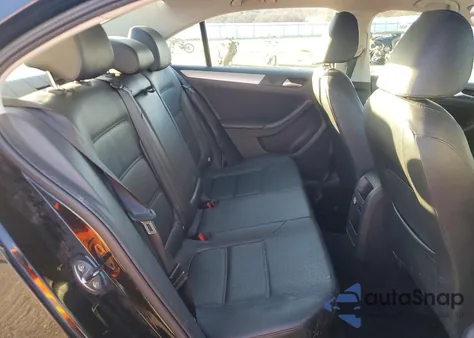 2013 Volkswagen Jetta Se z USA, uszkodzony, nr VIN 3VWDP7AJ3DM432952